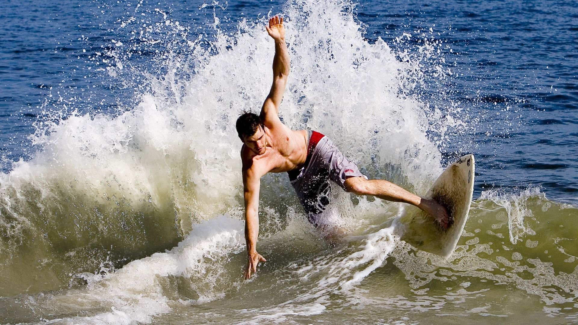 远射“银河炸裂”：那些令人尖叫的欧冠佳作，银河足球队远射